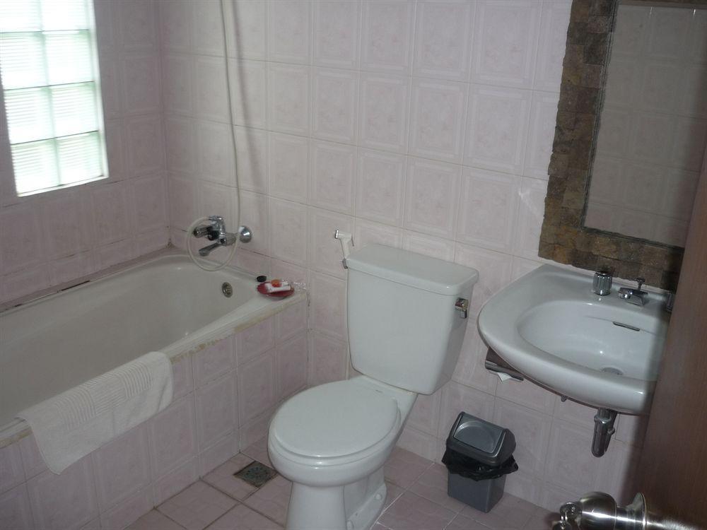 Kudos Guesthouse Ubud Bagian luar foto
